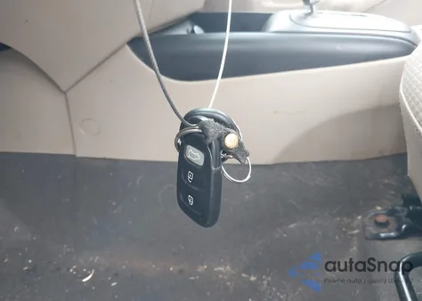 2010 Hyundai Elantra Touring Gls z USA, uszkodzony, nr VIN KMHDB8AE4AU066061